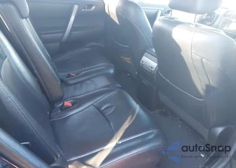 2013 Toyota Highlander Se V6 z USA, uszkodzony, nr VIN 5TDZK3EH3DS131802